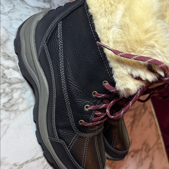Clarks Black with Cream Faux Fur Winter Style Boots with NWOT SZ 9 - Picture 5 of 13